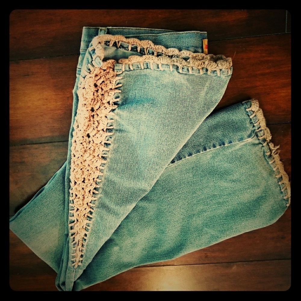 BISOU jeans